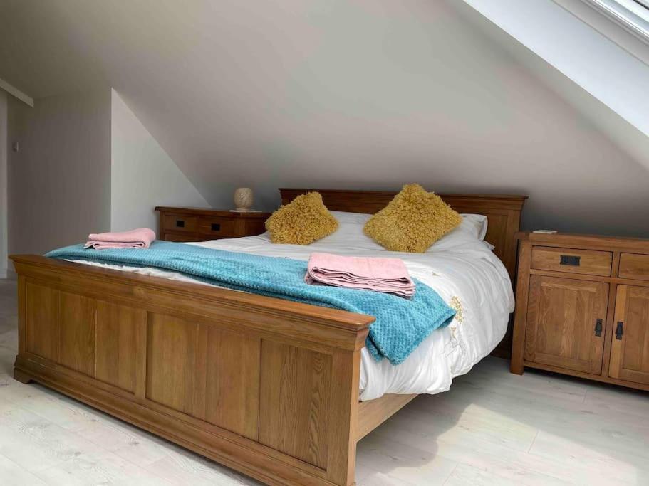 The Sails Villa Източен Уитеринг Екстериор снимка
