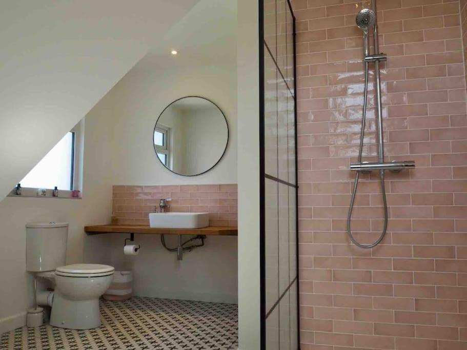 The Sails Villa Източен Уитеринг Екстериор снимка