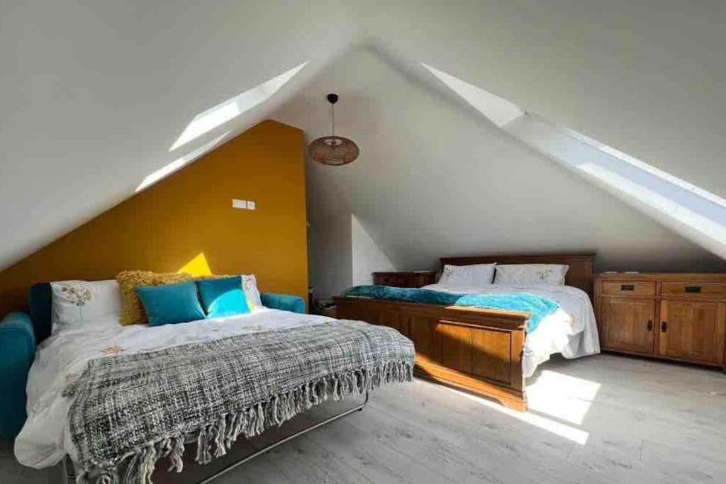 The Sails Villa Източен Уитеринг Екстериор снимка